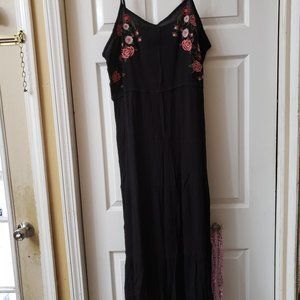 TIME AND TRU BLACK MAXI DRESS WITH FLORAL ACCENTS